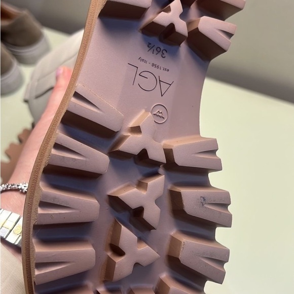 AGL MADE IN ITALY White Knee-High Combat Boots with Seamless Design - Picture 3 of 11